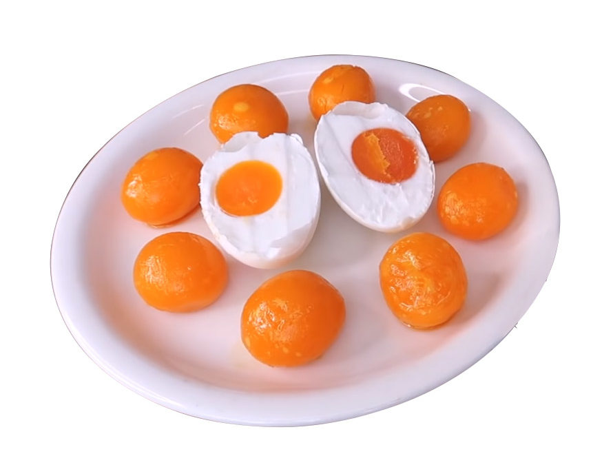 Cách làm trứng muối cực kỳ đơn giản tại nhà